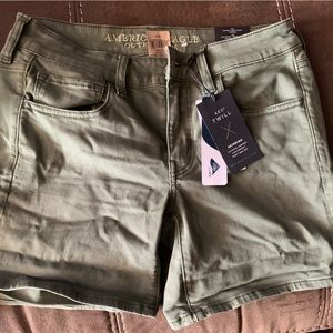 American Eagle MIDI low rise super stretch shorts. Size 6. New with tags